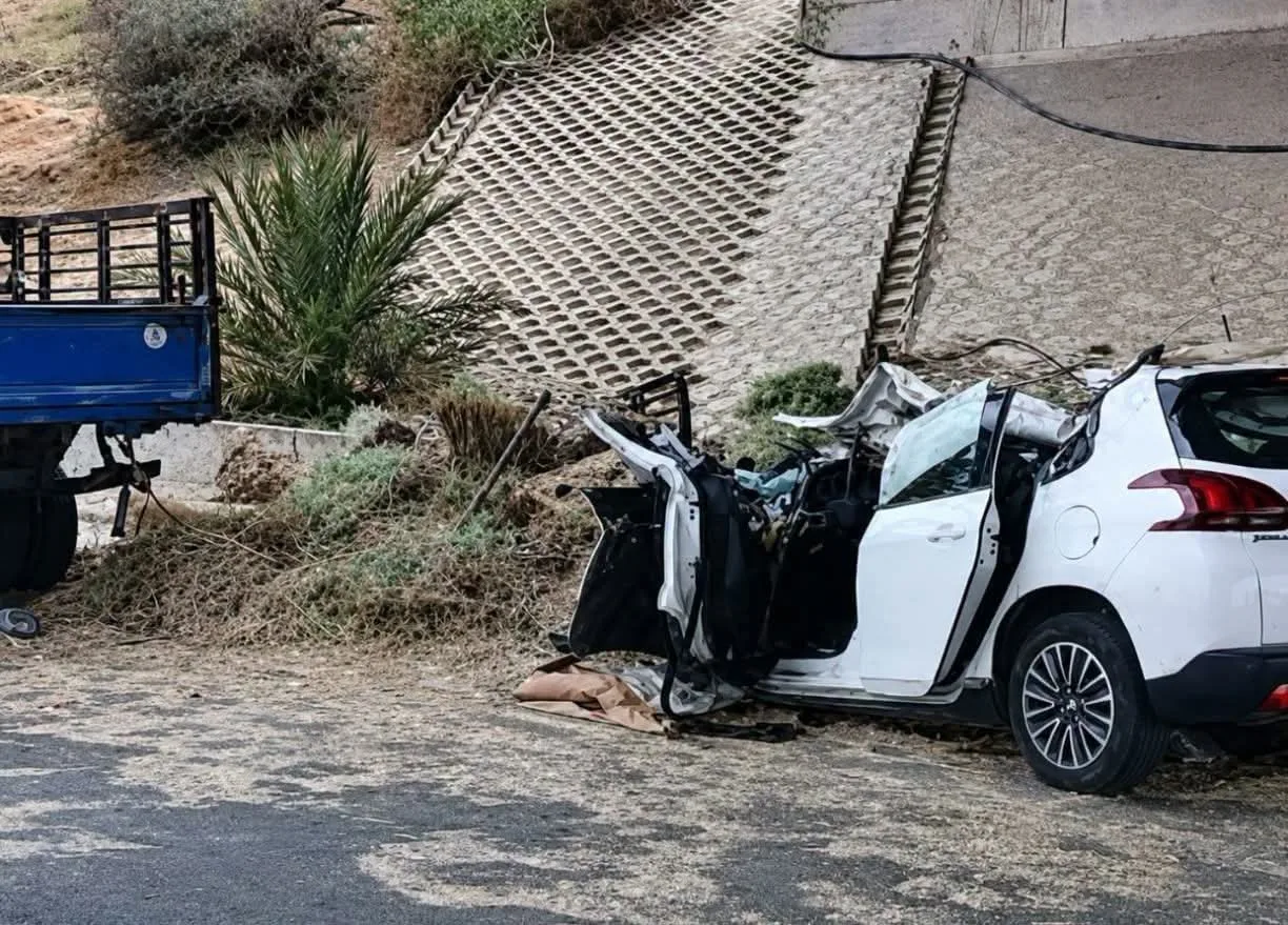 وفاة 6 أشخاص في حادث اصطدام بين سيارة وشاحنة بمعسكر