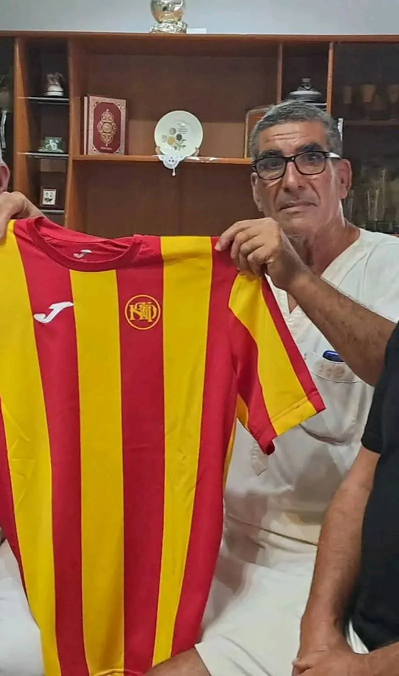 اللاعبُ الدولي الجزائري السابق سيد علي لعزازي في ذمة الله