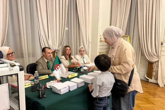 الجالية الجزائرية في مصر تبدأ التصويت في الانتخابات التشريعية