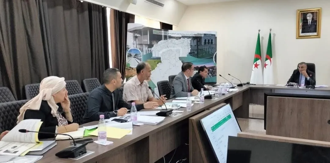 وزير التشغيل  يسدي تعليمات تقضي بتسريع وتيرة إنجاز المشاريع الجارية