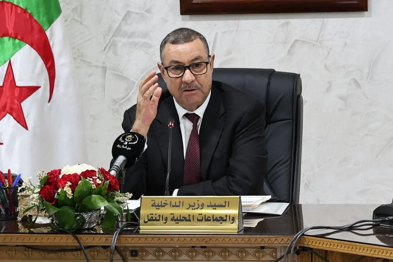 سعيود يشرف على اجتماع لمتابعة تنفيذ استراتيجية مكافحة عصابات الأحياء