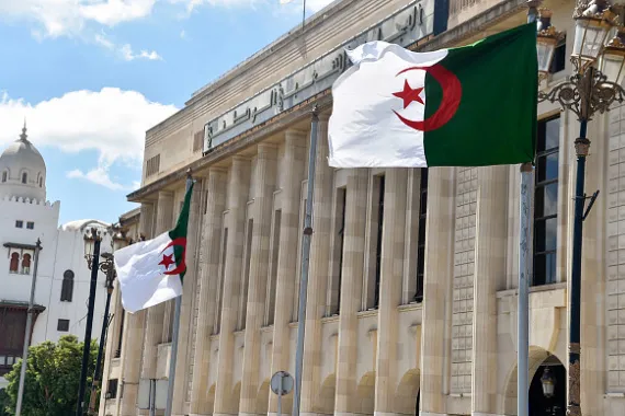 المصادقة على قانوني الوقاية من تبييض الأموال وحماية المعطيات الشخصية