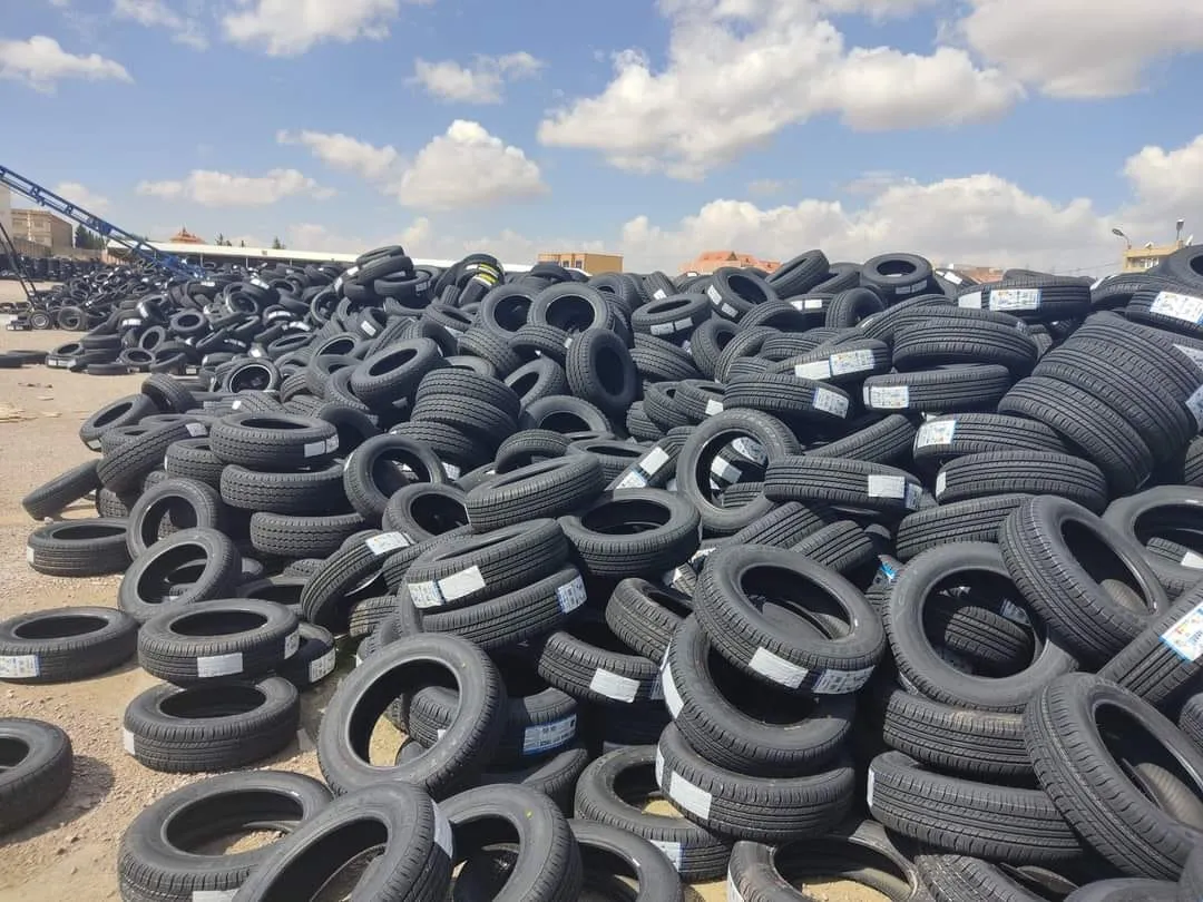 حجز مئات العجلات المطاطية في مخازن سرية بالوادي موجهة للمضاربة
