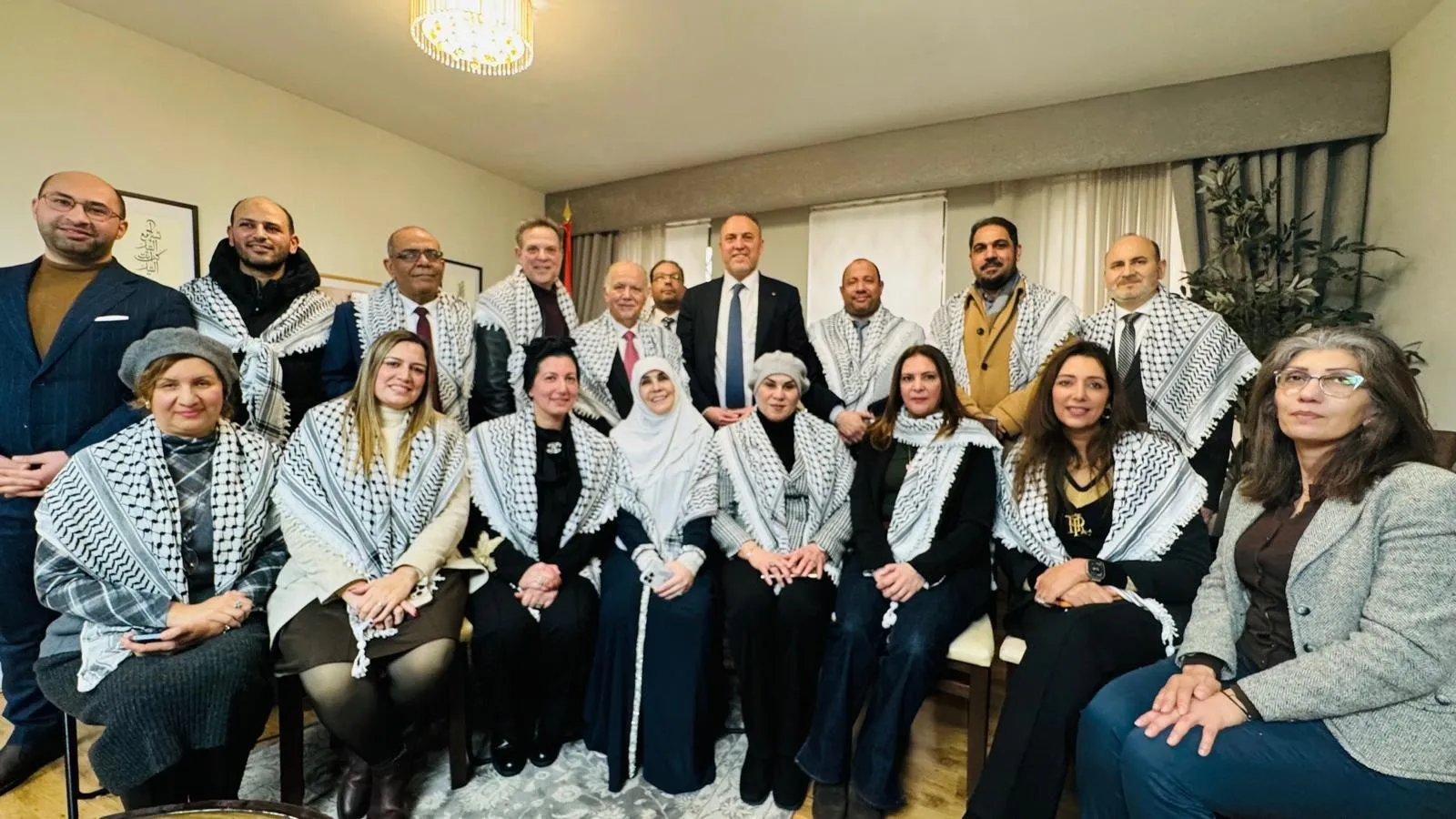 الجالية العربية في بريطانيا تحتفي بافتتاح السفارة الفلسطينية في لندن