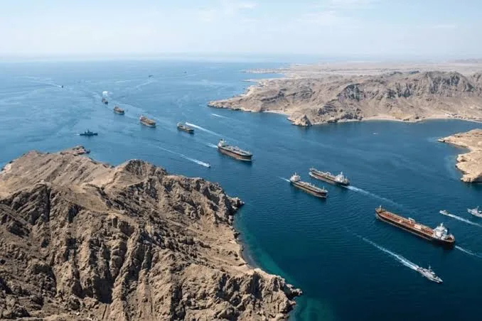 إيران تؤكد سيطرتها الكاملة على مضيق هرمز