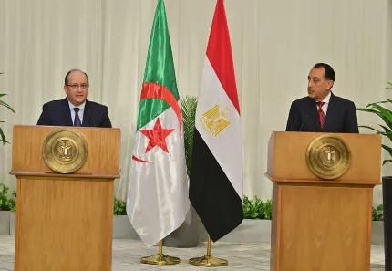 الوزير الأول الجزائري: شراكتنا مع مصر إطار واعد لاستعادة التضامن العربي
