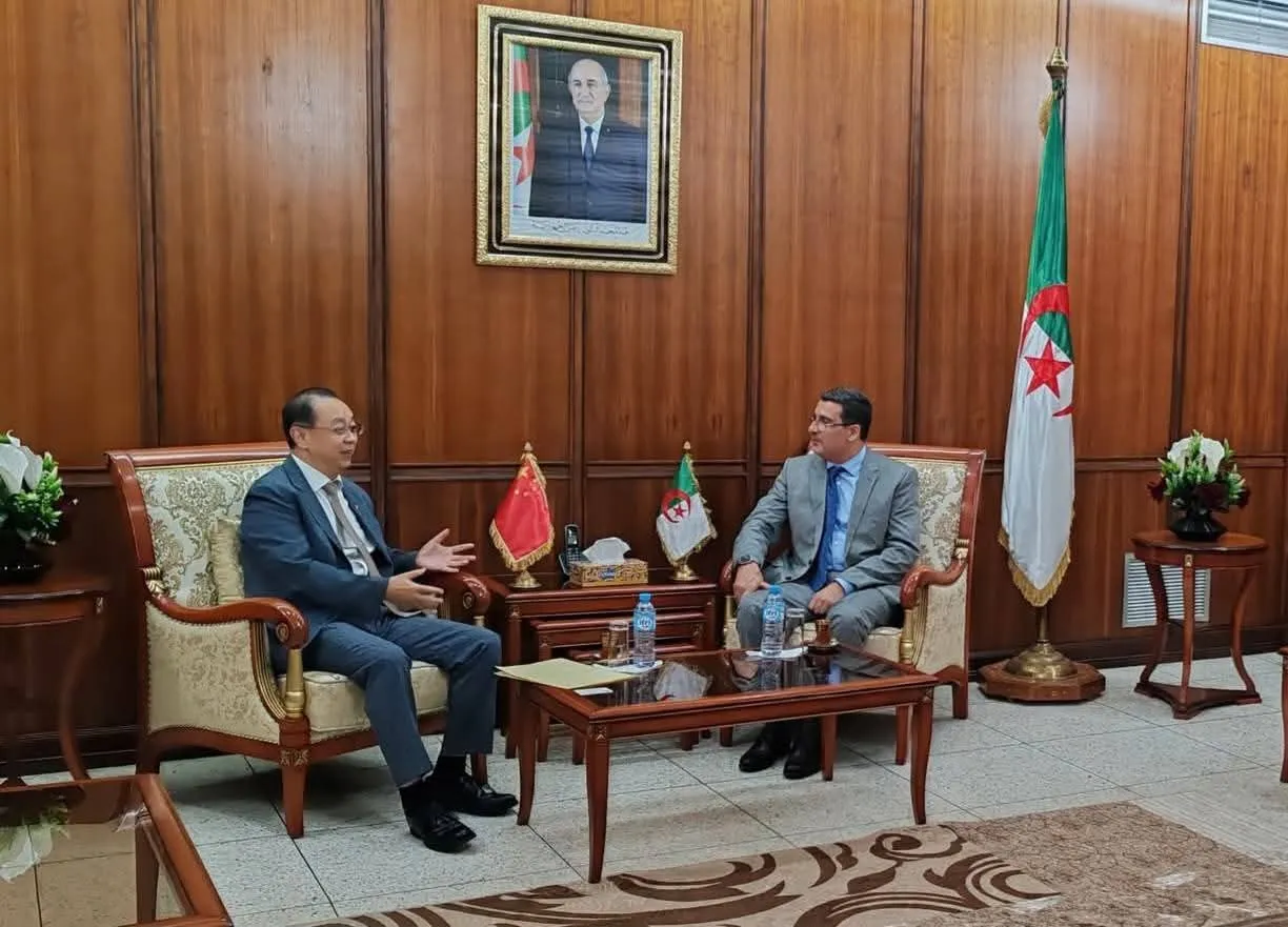 بعثة طبية صينية لدعم الفرق الطبية الجزائرية