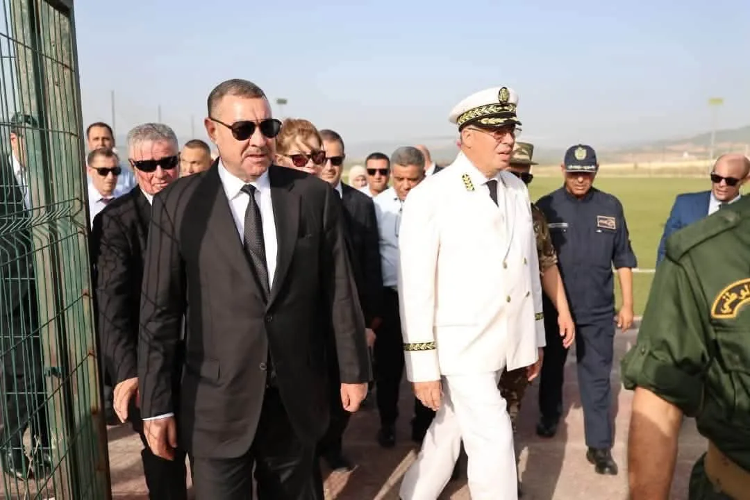 الوفد الوزاري يواصل تقديم التعازي لعائلات ضحايا حرائق الغابات في قالمة