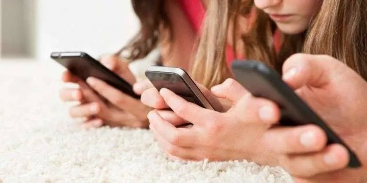 الدنمارك تعتزم حظر مواقع التواصل الاجتماعي على الأطفال دون 15 عامًا