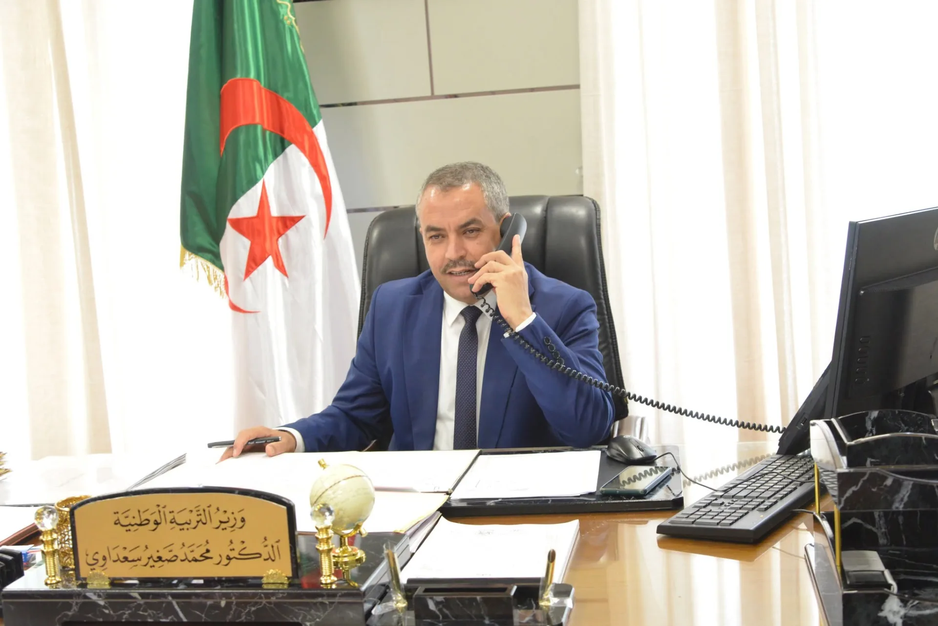 وزير التربية يهنئ المتفوقات الثلاث وطنيا في شهادة التعليم المتوسط