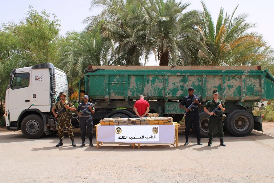 وزارة الدفاع: توقيف مهرب وحجز  270.65 كلغ من الكوكايين بأدرار