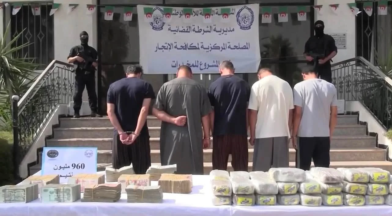 الإطاحة بـ 3 شبكات وحجز أكثر من قنطار مخدرات قادمة من المغرب