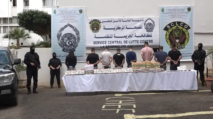 الاطاحة ببارون وحجز أزيد من قنطار من الكيف المعالج قادمة من المغرب