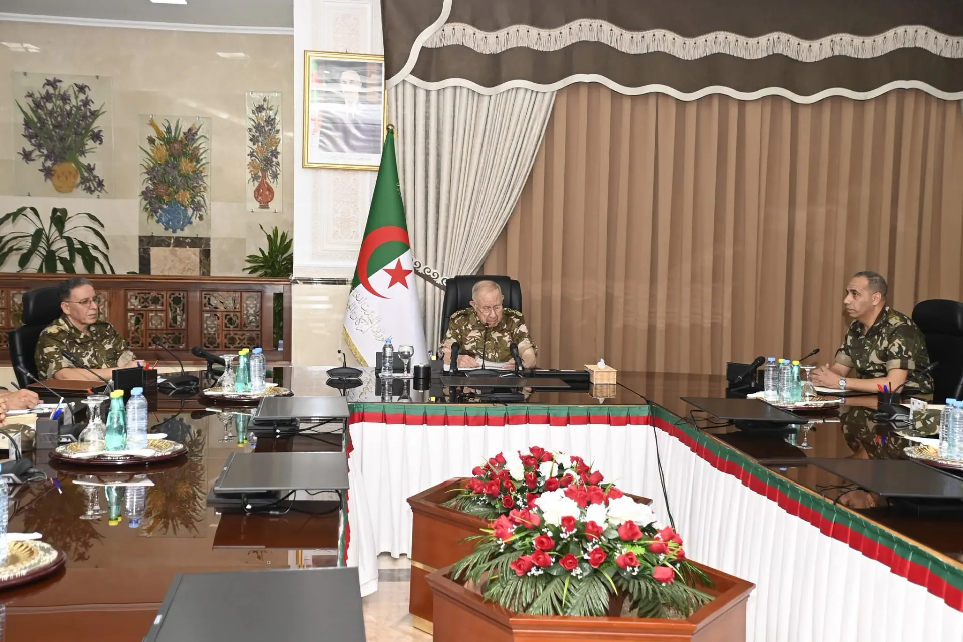 الفريق أول السعيد شنڨريحة يٌنصّب المدير المركزي لأمن الجيش