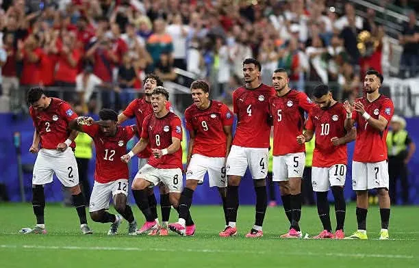 مصر تحقق إنجازا تاريخيا بالتأهل لثمن نهائي كأس العالم