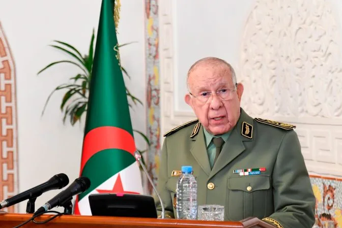 الفريق أول شنقريحة: من أولويات الدولة تكوين الكفاءات والنخب