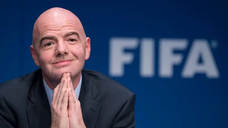 رئيس الفيفا يشيد بمشوار المنتخب الجزائري في المونديال