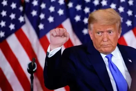ترامب يتعهد بمنح كل أميركي بالغ 5 آلاف دولار في حال فوز الجمهوريين