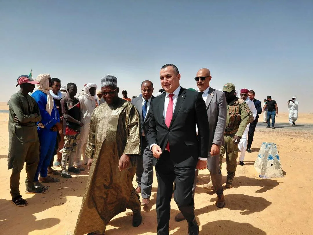الجزائر والنيجر تطلقان رسميا وصلة الألياف البصرية العابرة للصحراء