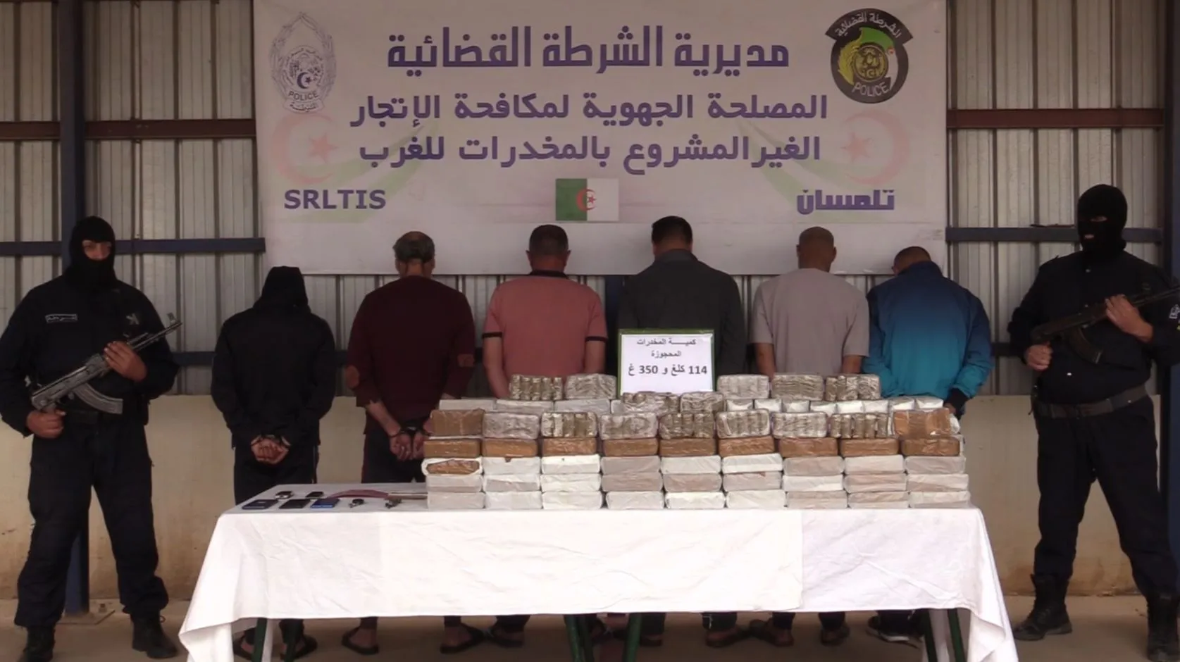 الاطاحة بعصابة تتاجر بالسموم المغربية بين عين تيموشنت وتلمسان